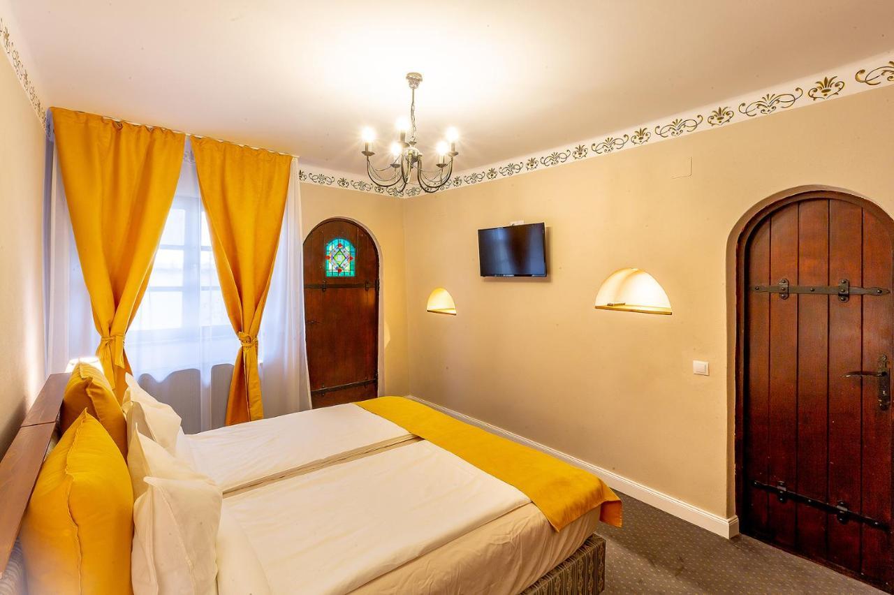 Hotel Casa Joseph Haydn Sighişoara Esterno foto