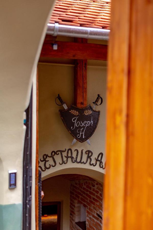 Hotel Casa Joseph Haydn Sighişoara Esterno foto